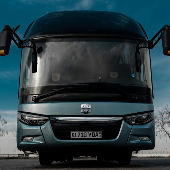 Leasing autobusów pozwala firmom transportowym na rozwój floty bez dużych wydatków początkowych. Dowiedz się, jakie masz możliwości.