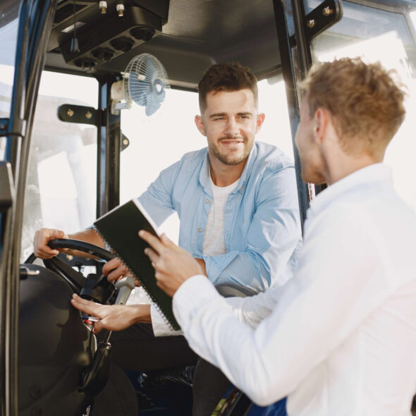 Leasing ciągników rolniczych w 2025 roku – co warto wiedzieć-